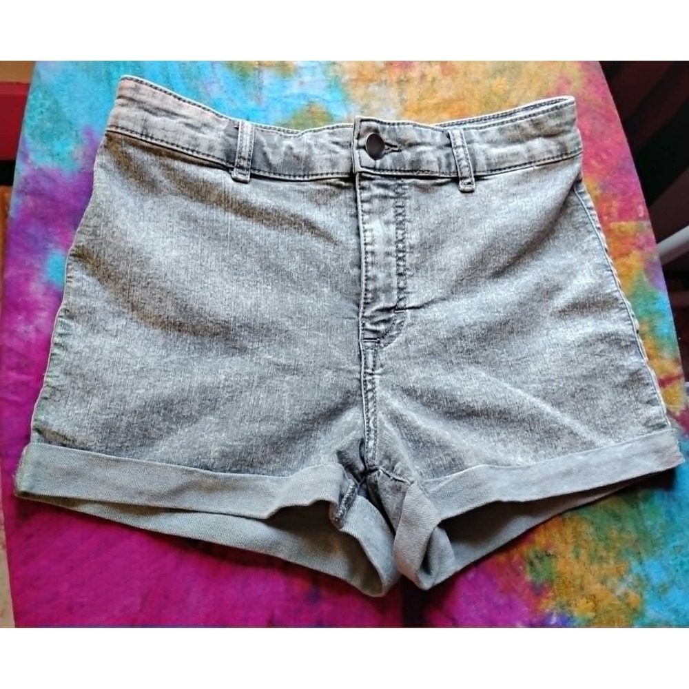 Size 8 Y2K H&M Divided Womens High Waist Stretchy Dark Denim Short Shorts Grunge